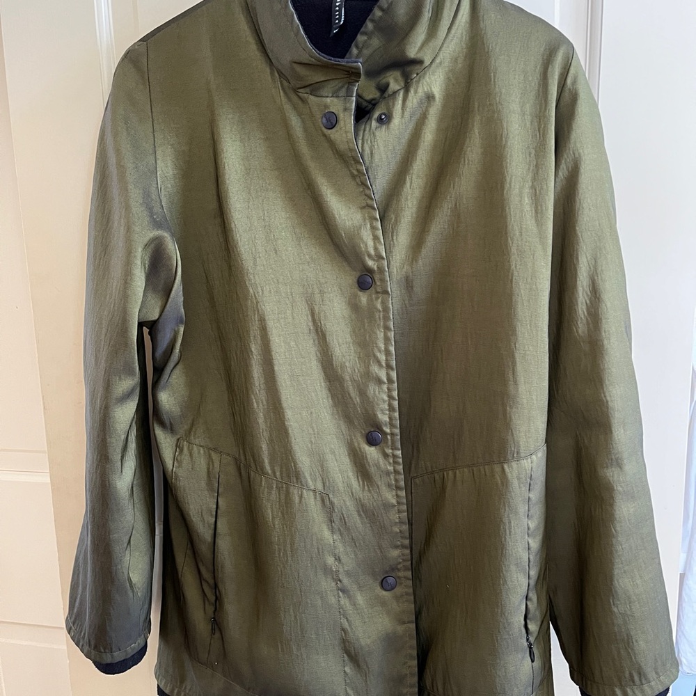 Green Utility Jacket with Stand-Up Collar and Relaxed Fit